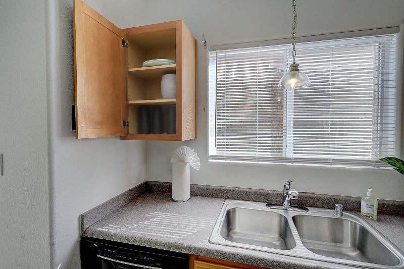 Furnished Finder property 488839_1 photo 31