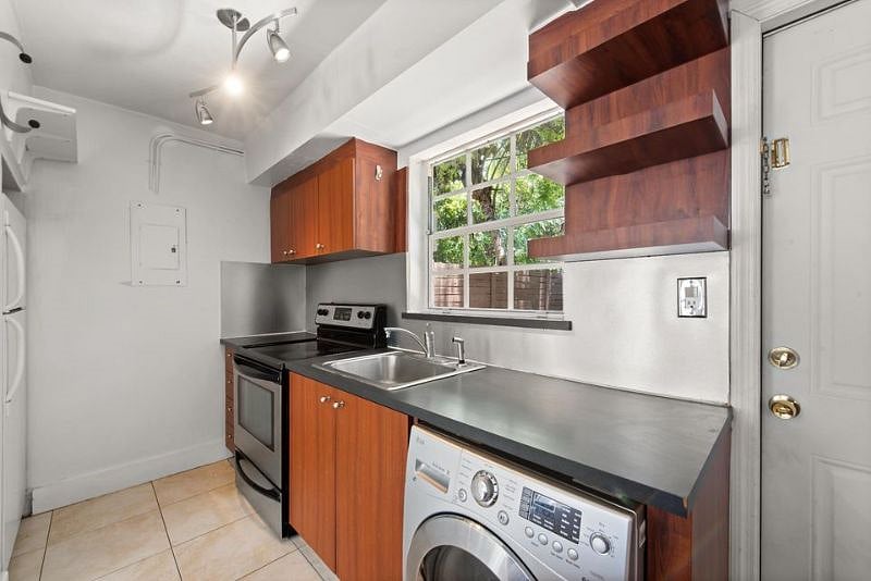 Furnished Finder property 488942_1 photo 3