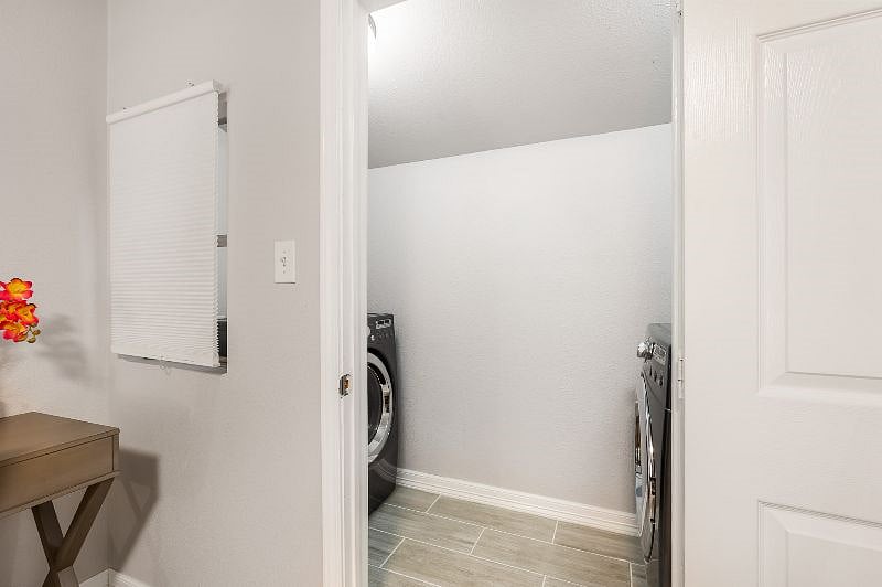 Furnished Finder property 488952_2 photo 12