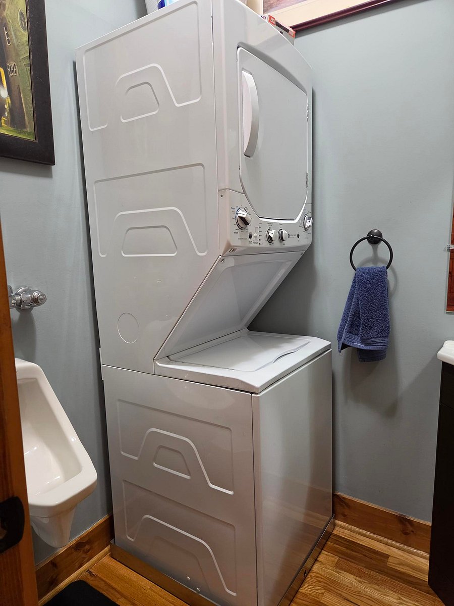 Washer/Dryer has been added to the unit.