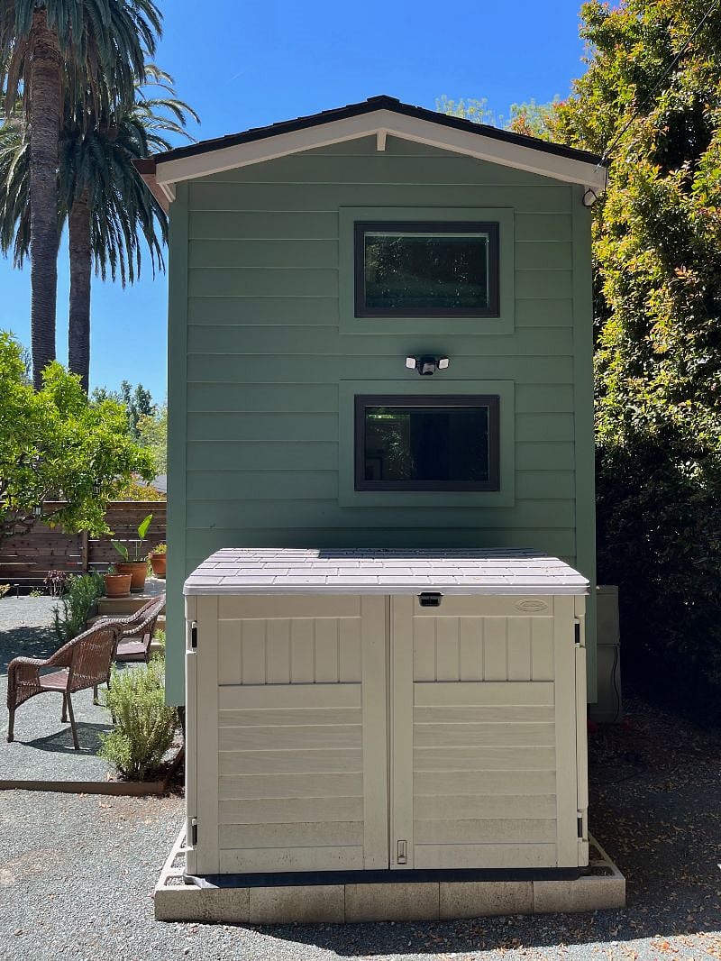 Rubbermaid shed to store your extras.