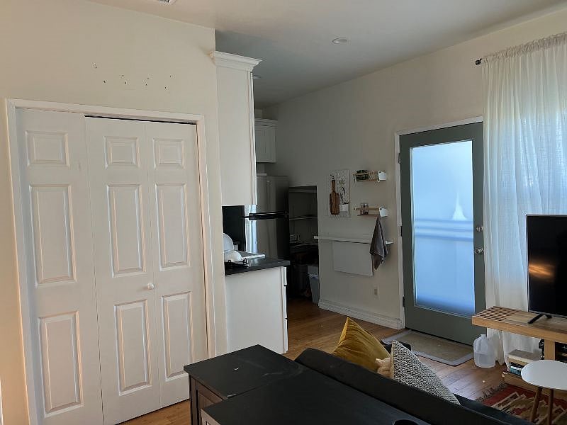 Furnished Finder property 489000_1 photo 5
