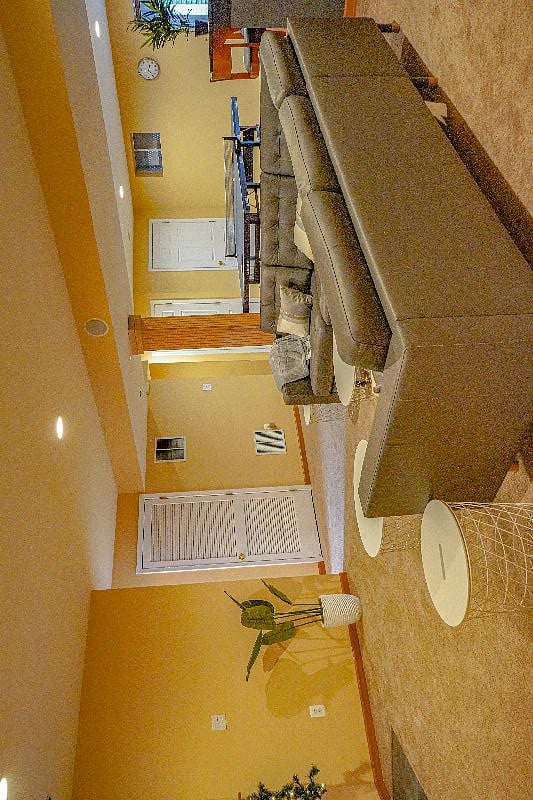 Furnished Finder property 489108_1 photo 3
