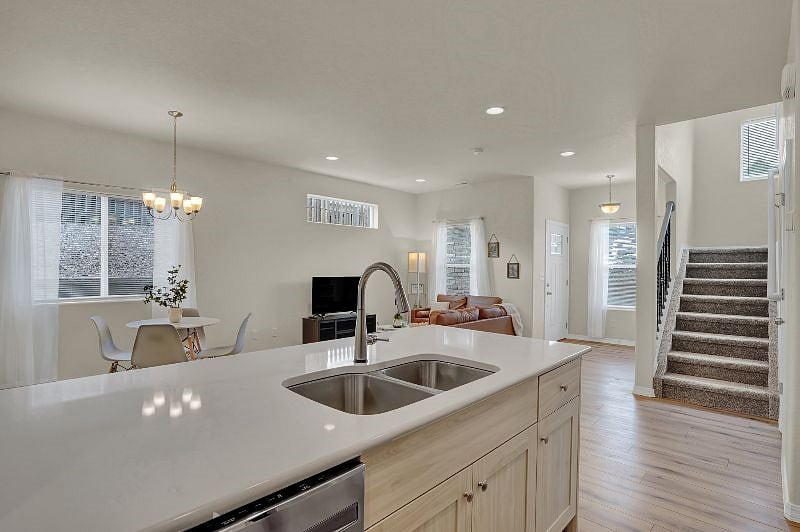Furnished Finder property 489238_2 photo 10