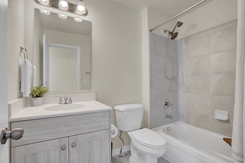 Furnished Finder property 489238_2 photo 3