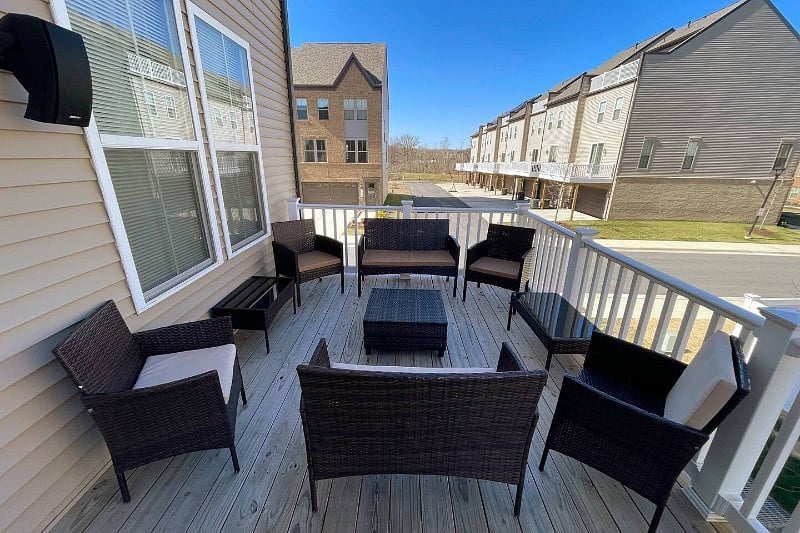 REAR DECK/FURNITURES