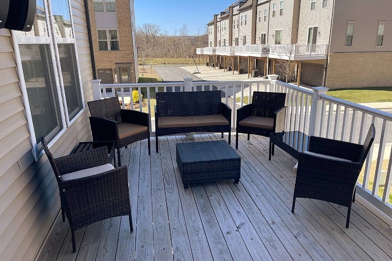 REAR DECK/FURNITURES