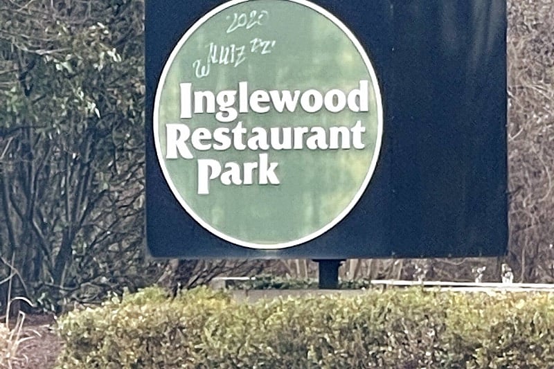 NEARBY RESTAURANT PARK