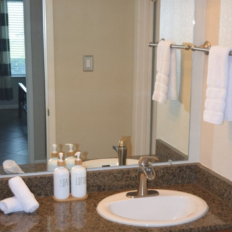 Bathroom / Sink
