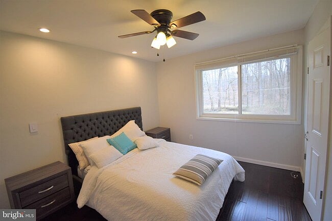 Furnished Finder property 489362_1 photo 3