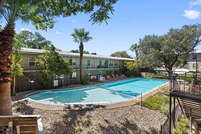 Furnished Finder property 489577_3 photo 28