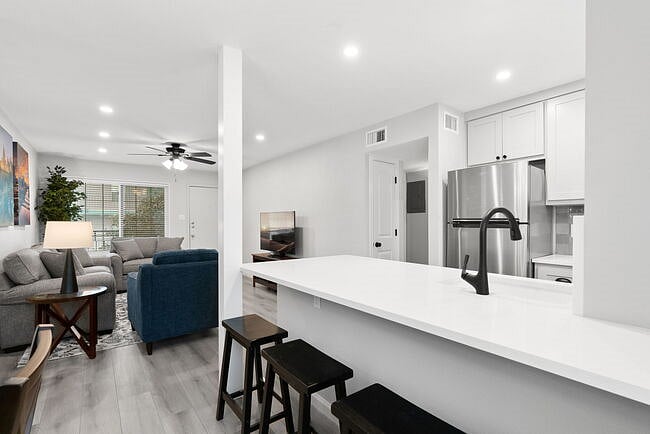 Furnished Finder property 489577_3 photo 7