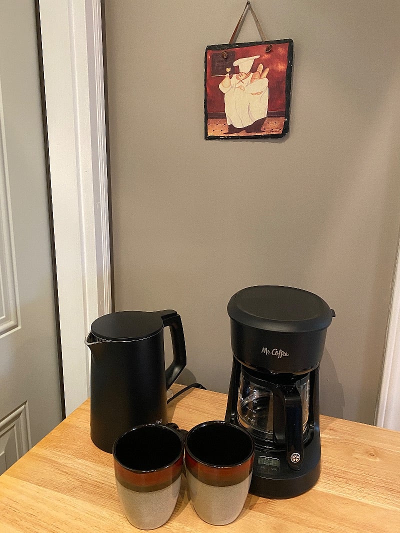 Coffee and tea bar