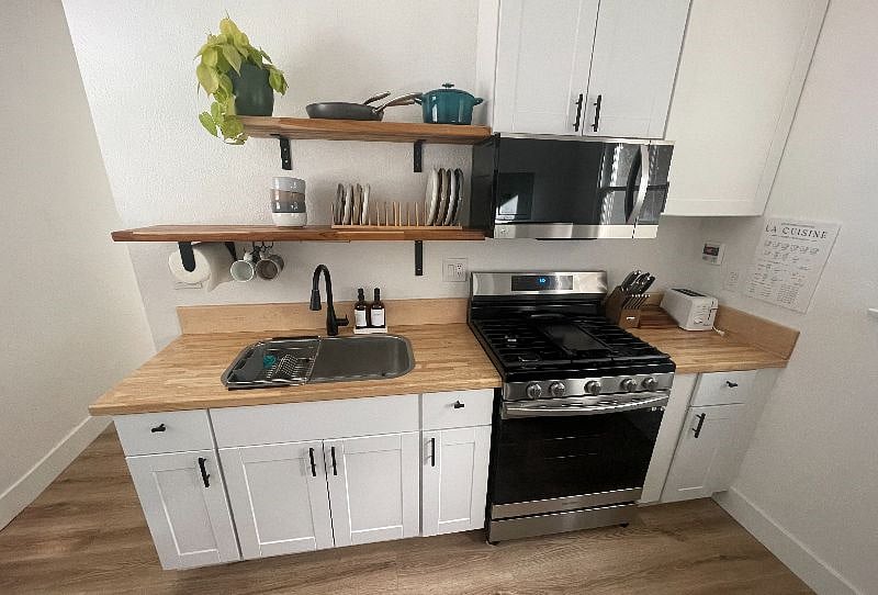 Brand new Kitchen with appliances.