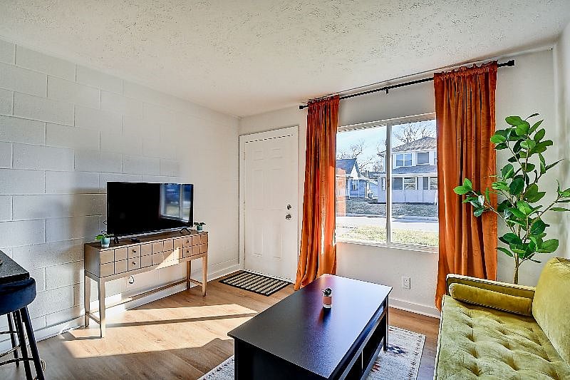 Furnished Finder property 489762_1 photo 3