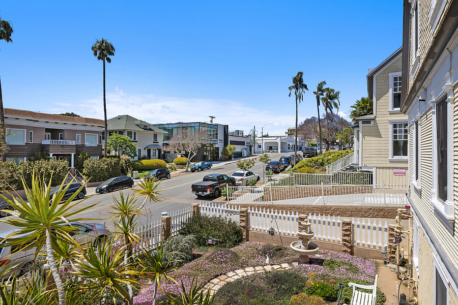 Furnished Finder property 489819_9 photo 11