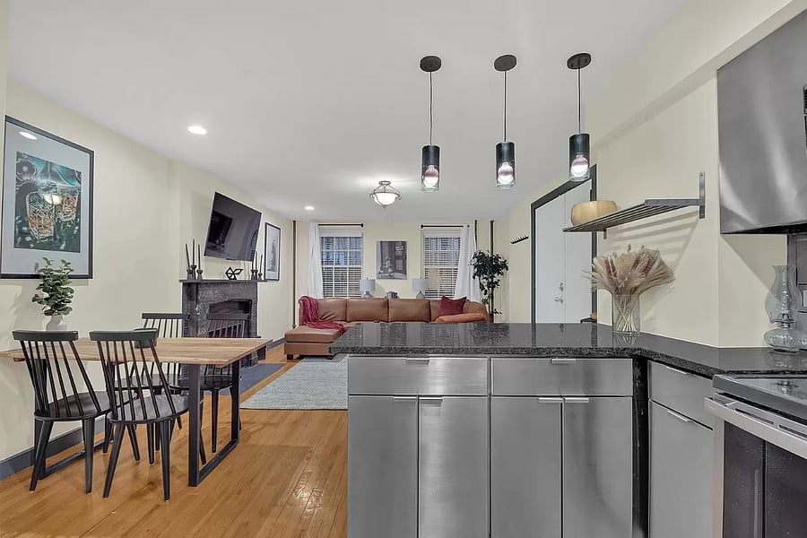 Cook like a pro in this fully equipped kitchen, complete with stainless steel appliances, ample counter space, and plenty of storage. Whether youre whipping up a quick meal or hosting a dinner party, this kitchen has everything you need to make it happen.