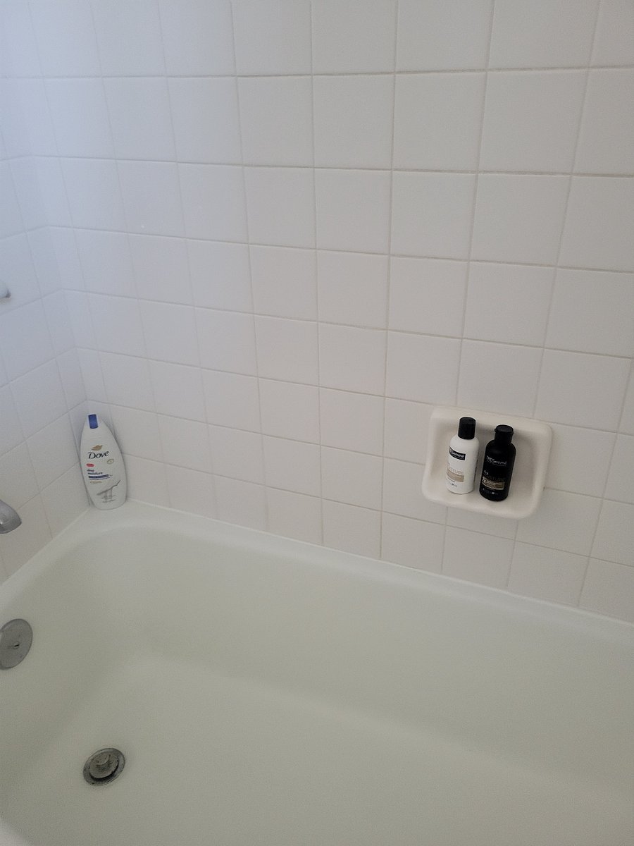 Soap, shampoo and cream rinse in the bathrooms.