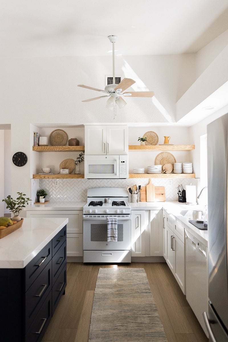 Kitchen equipped with all you need to enjoy cooking at home.
