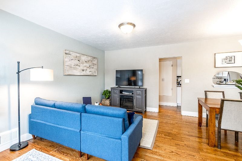 Furnished Finder property 489978_1 photo 2