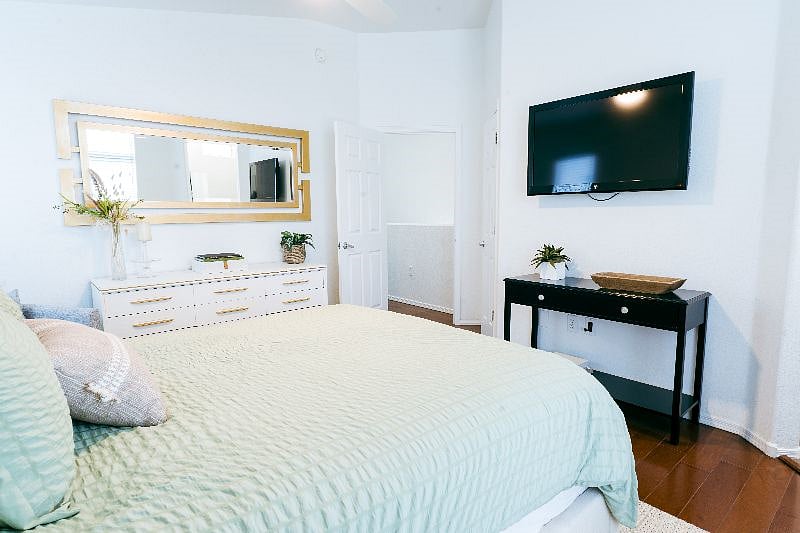 Huge Primary Bedroom with TV (Amazon Fire Stick included)