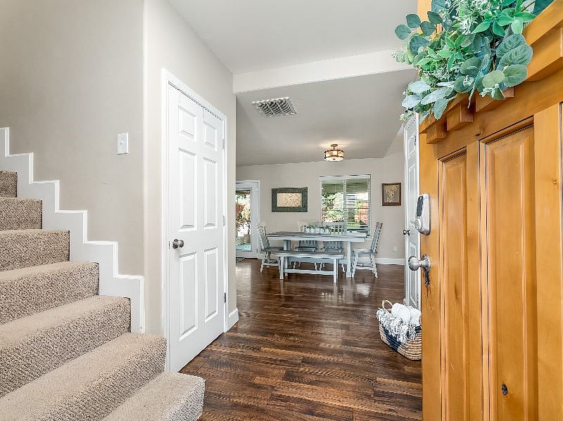 Furnished Finder property 490097_1 photo 4