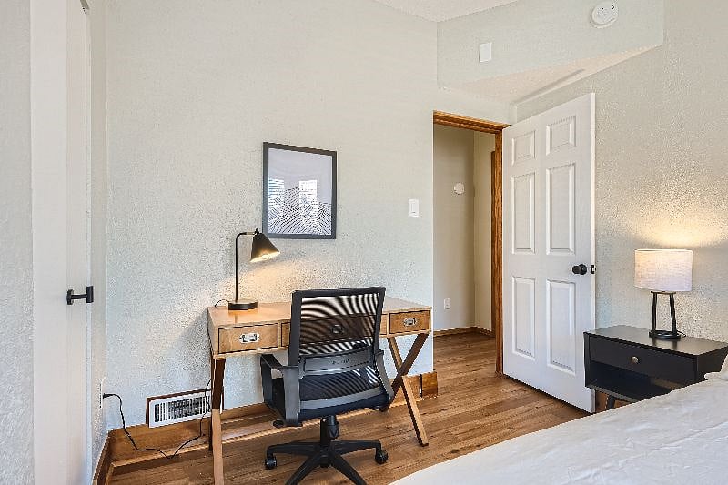 Furnished Finder property 490245_2 photo 17