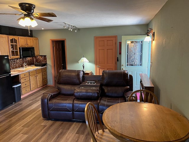 Furnished Finder property 490252_1 photo 3
