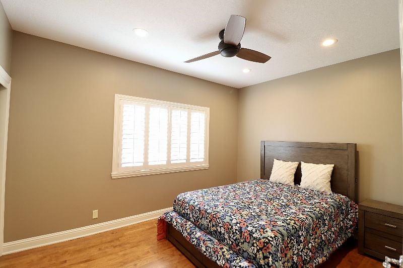 Private bedroom with private bathroom rent is 1700 including utilities and wifi and parking and cleaning. Acces to kitchen and Mail delivery