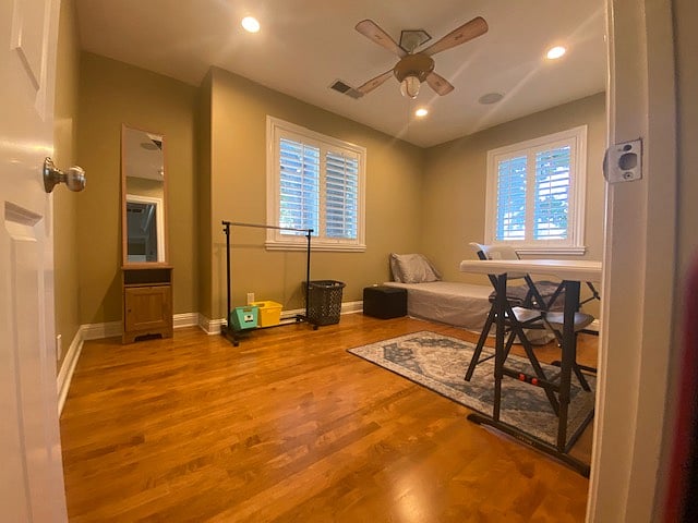 private bedroom with shared bathroom rent is 1400 including utilities and wifi and parking and cleaning. Acces to kitchen and Mail delivery