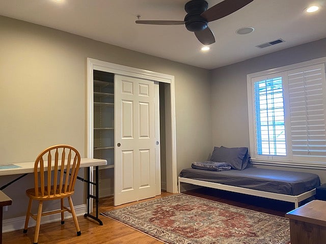 private bedroom with shared bathroom rent is 1400 including utilities and wifi and parking and cleaning. Acces to kitchen and Mail delivery