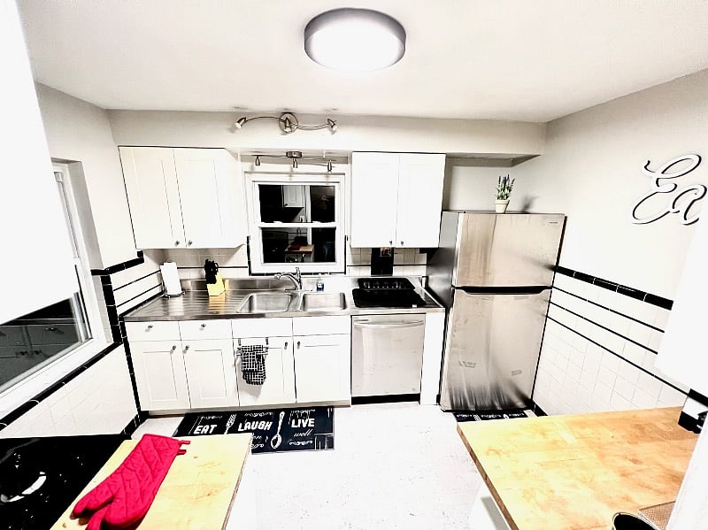 Fully Equipped Kitchen in Apartment 2 on Upper Level - 2 Bedroom