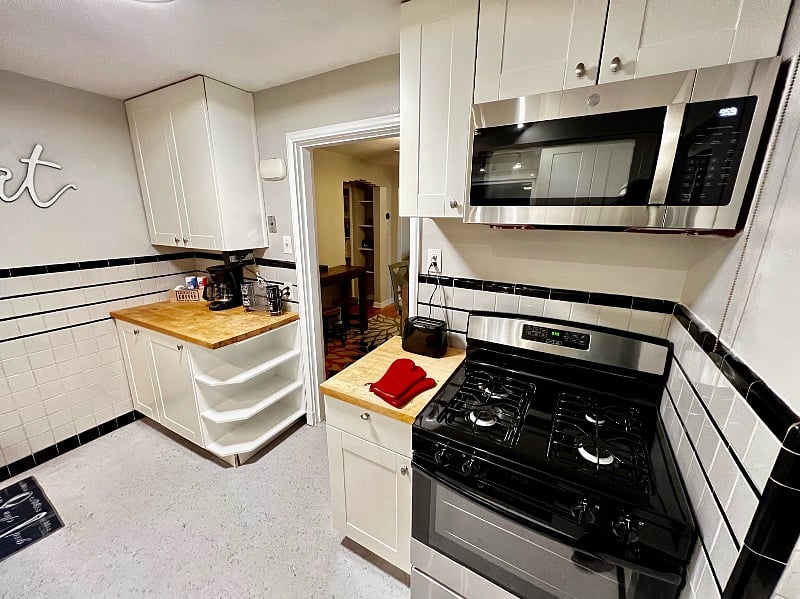 Fully Equipped Kitchen in Apartment 2 on Upper Level - 2 Bedroom