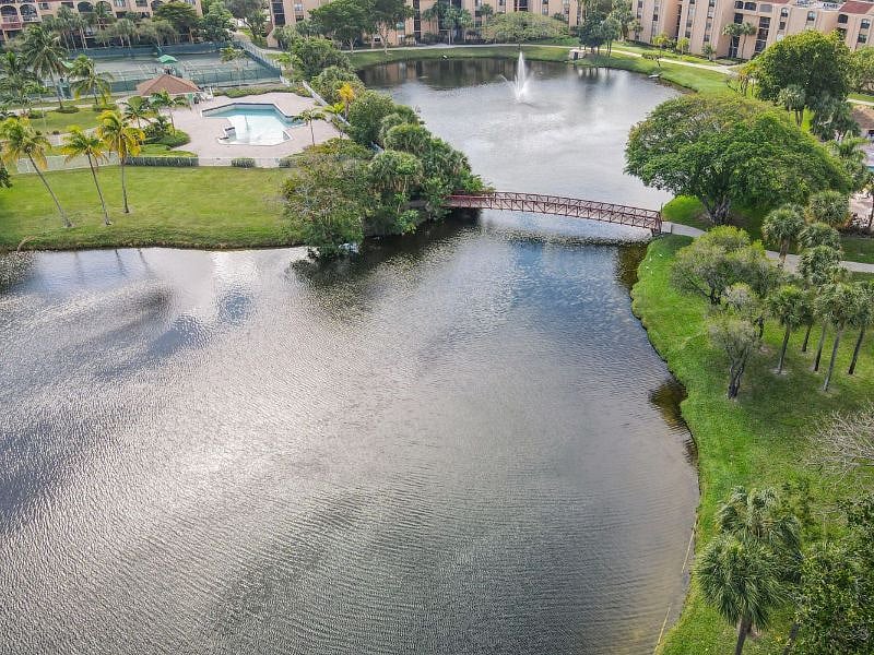Beautiful Lake next to condo!