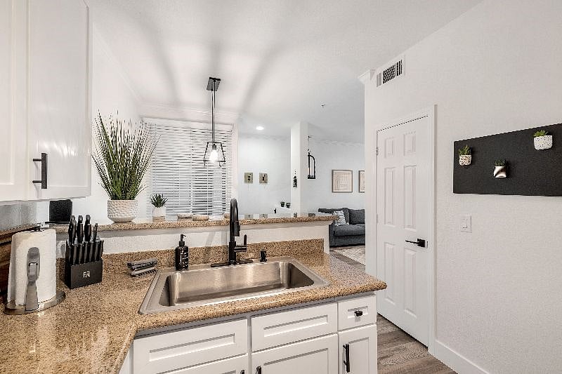 Furnished Finder property 491045_1 photo 7
