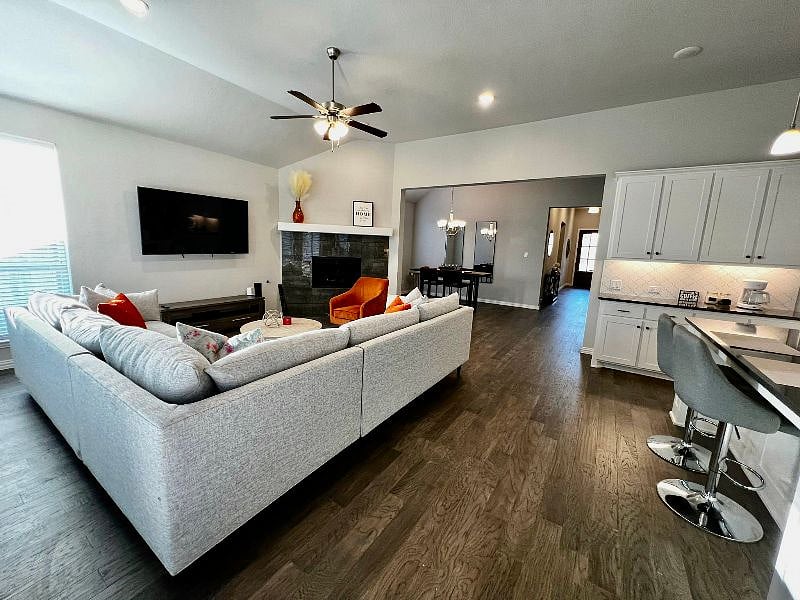 Furnished Finder property 491212_1 photo 3
