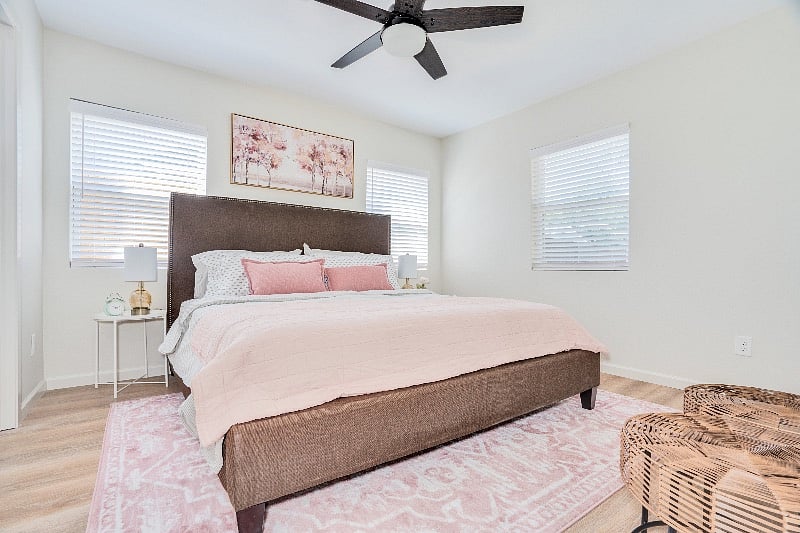 Bedroom 2 (King Bed)