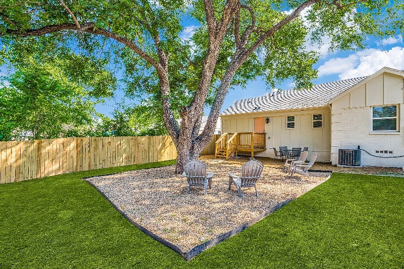 Expansive Backyard w/Seating