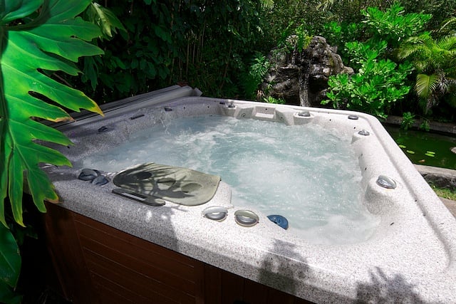 8 Person Hot Tub