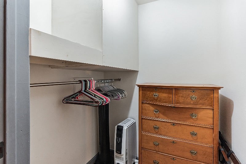 Main Bedroom Closet