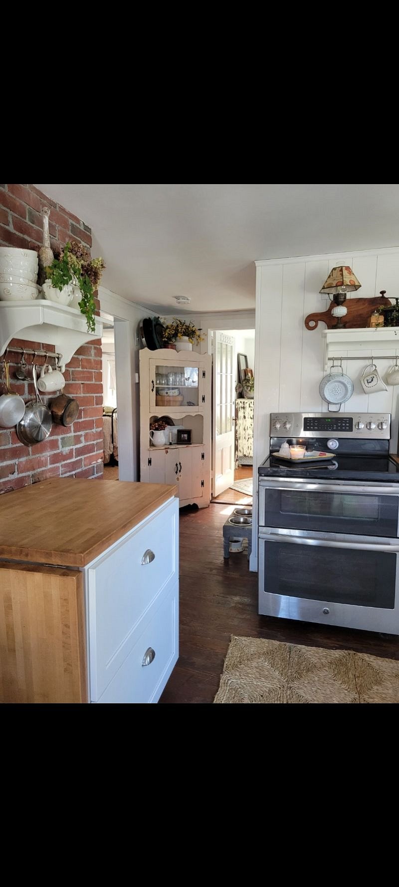 Fully equipped kitchen with all your cooking and baking needs. Lots of coffee options too!