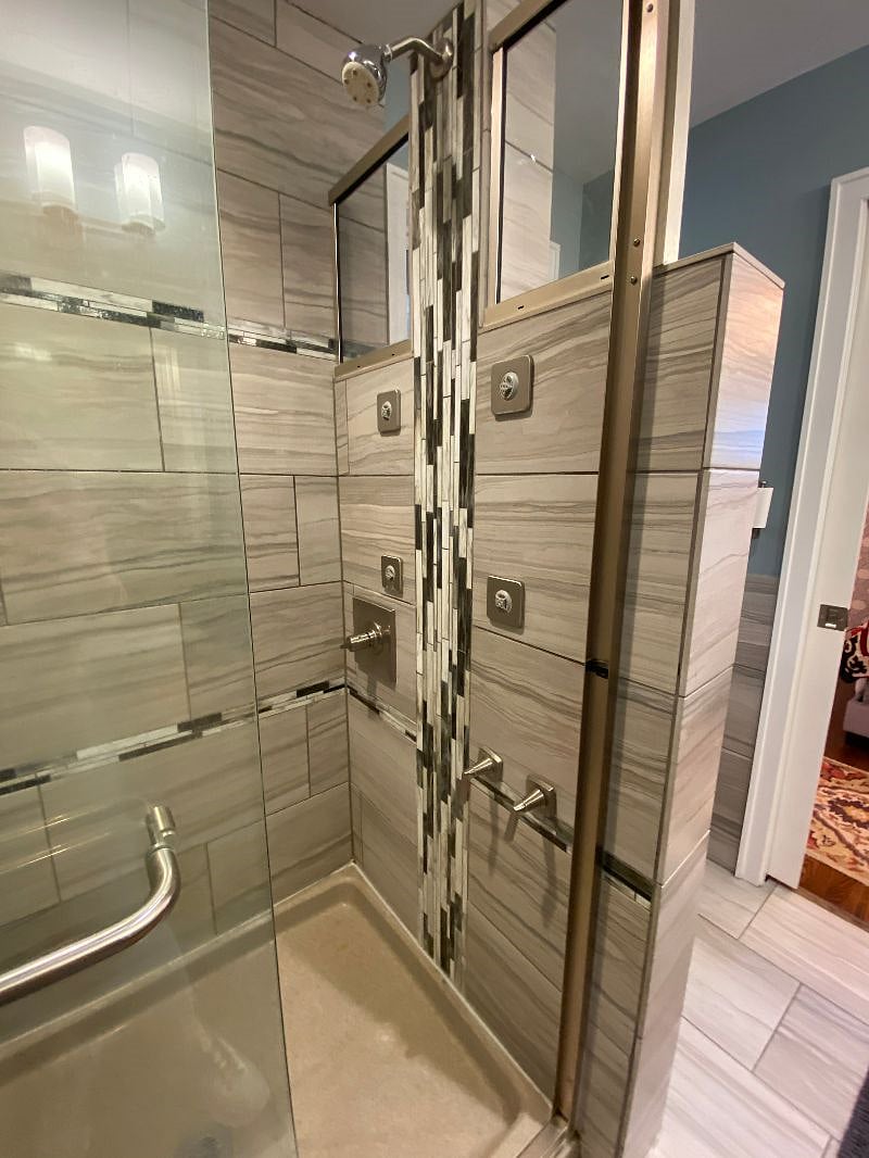 Master bath with body sprays