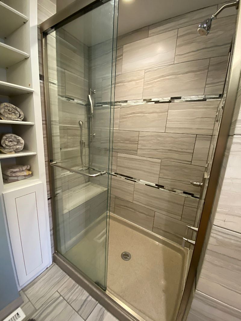 Master bathroom - double shower - Rain head, hand held with bench and body sprays