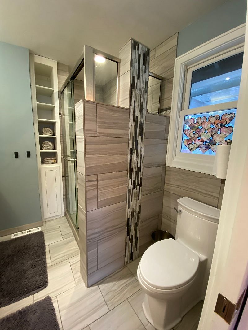 Master bath - toilet area