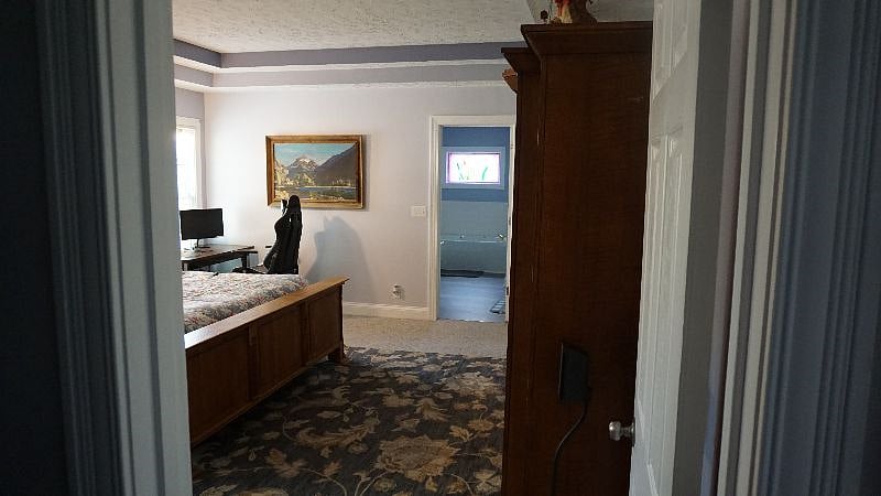 Bedroom1and bathroom is approximately 550 sq feet.

