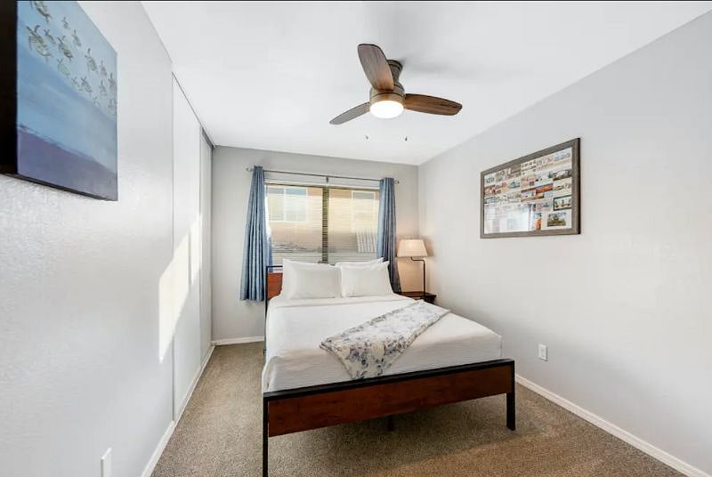 2nd bedroom with queen bed