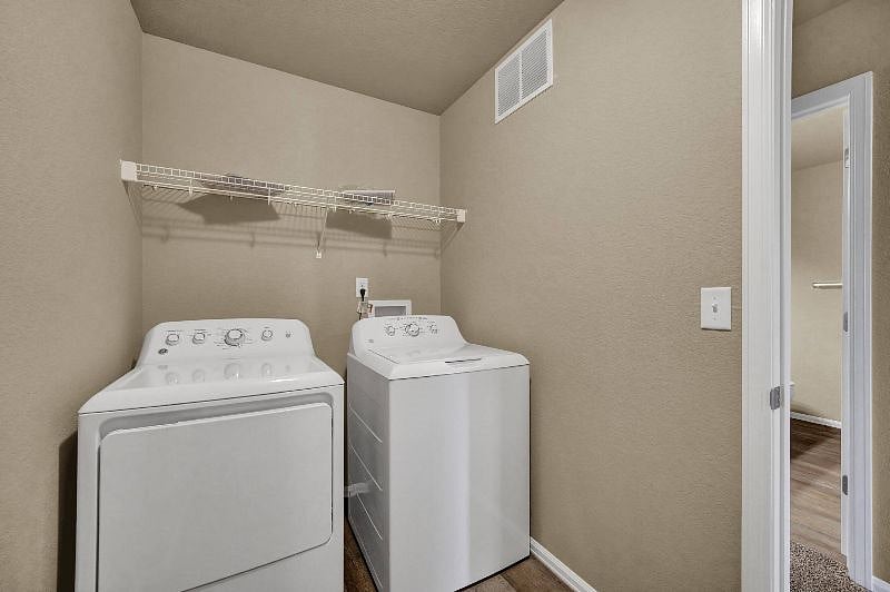 Furnished Finder property 492666_1 photo 13