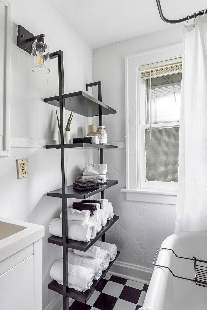 Full bath on 2nd floor with starter amenities, shampoo, conditioner, soap, hair dryer