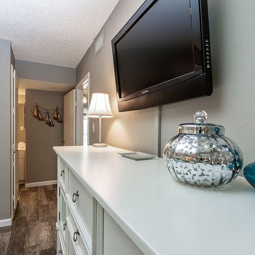Bedroom 1 (Primary)
