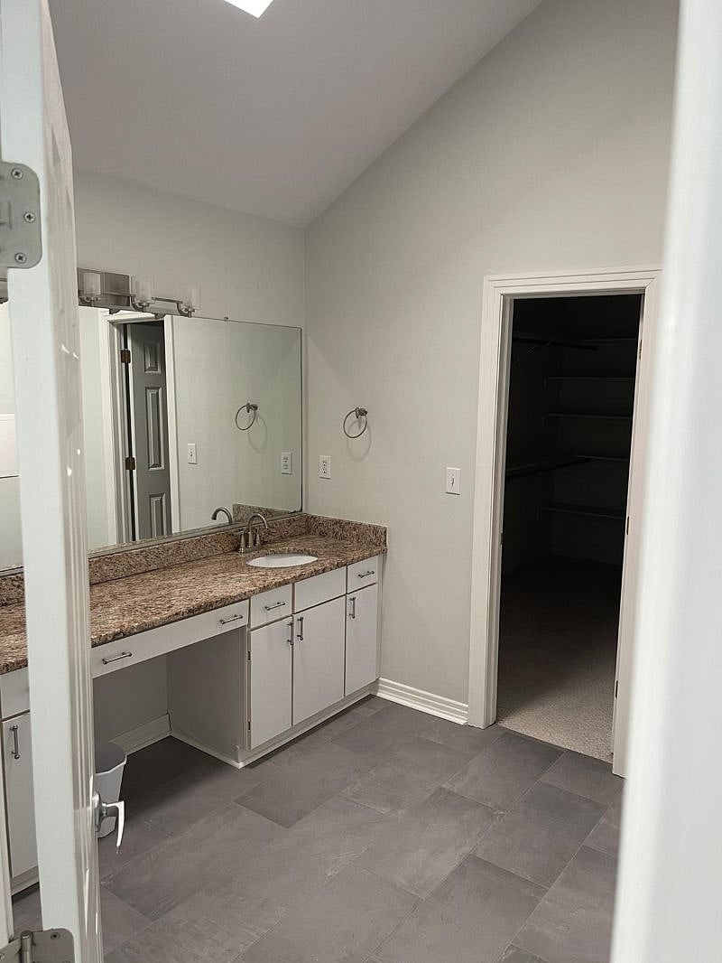 Furnished Finder property 492876_1 photo 35